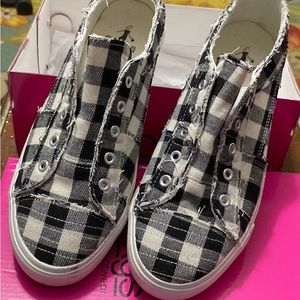 Corkys Womens Babalu Casual Slip On Sneaker